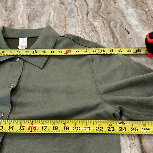 New Wynne Layers Button Up XL - Picture 9 of 12